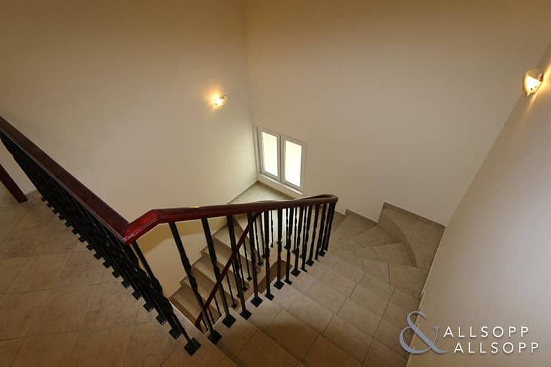 8 Immaculate | 5 Bed Family Villa | Move Now