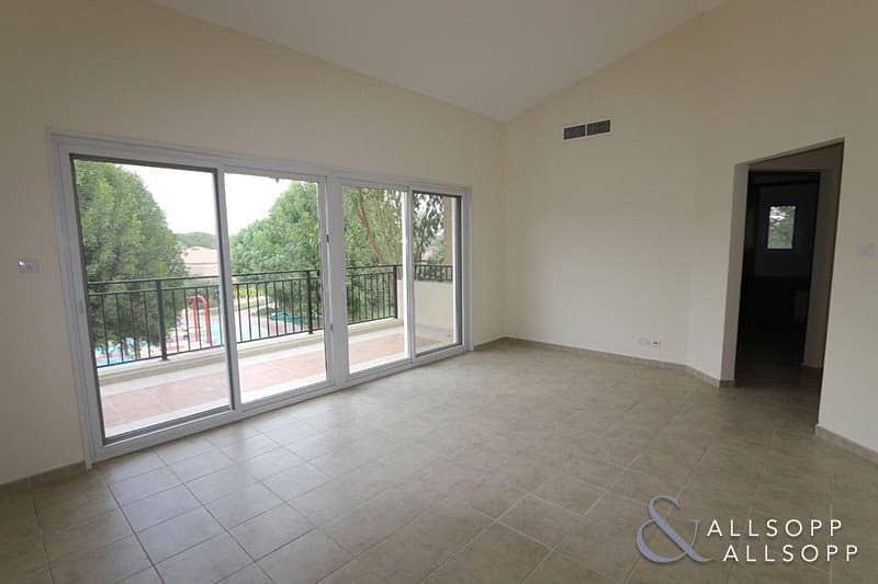 9 Immaculate | 5 Bed Family Villa | Move Now