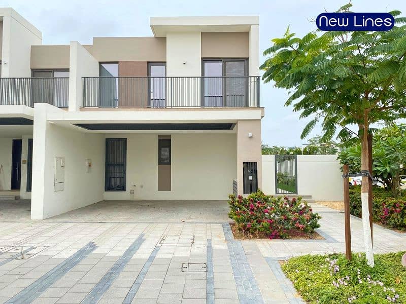 End Unit| Close to pool| Ready & vacant to move End Unit| Close to pool| Ready & vacant to move