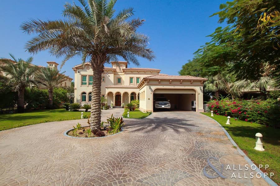 Exclusive | Fully Upgraded | 4 Bedrooms