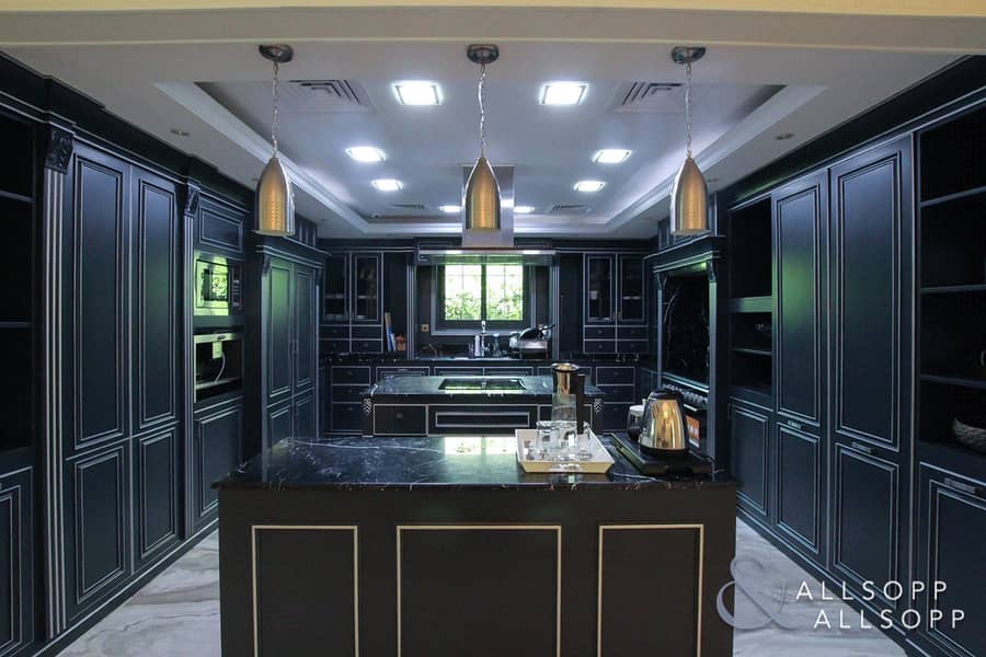 4 Exclusive | Fully Upgraded | 4 Bedrooms