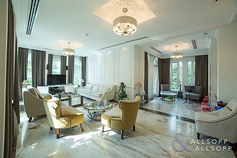 5 Exclusive | Fully Upgraded | 4 Bedrooms