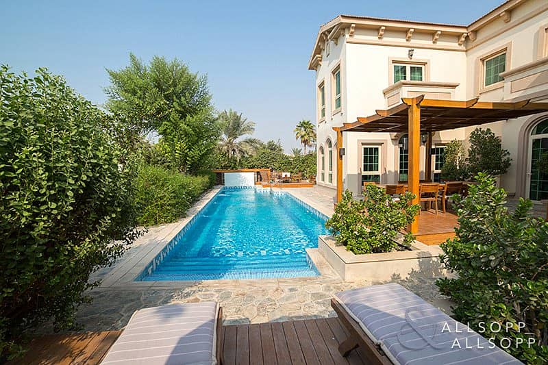6 Exclusive | Fully Upgraded | 4 Bedrooms