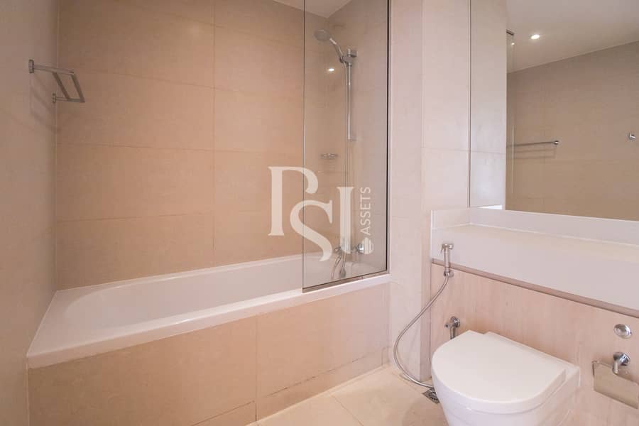 11 al-zeina-al-raha-beach-abu-dhabi-bathroom (2). JPG