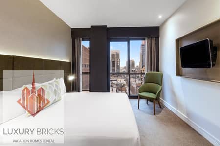 استوديو  للايجار في أبراج بحيرات الجميرا، دبي - adina-apartment-hotel-melbourne-studio-bedroom-01-2017. jpg