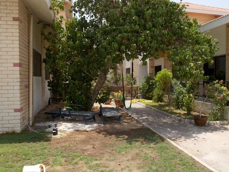 Five bedroom compound villa in Al safa 2