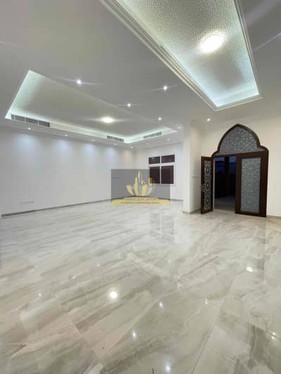 Villa 4 master bedroom to rent in Al khwaneej 2 area