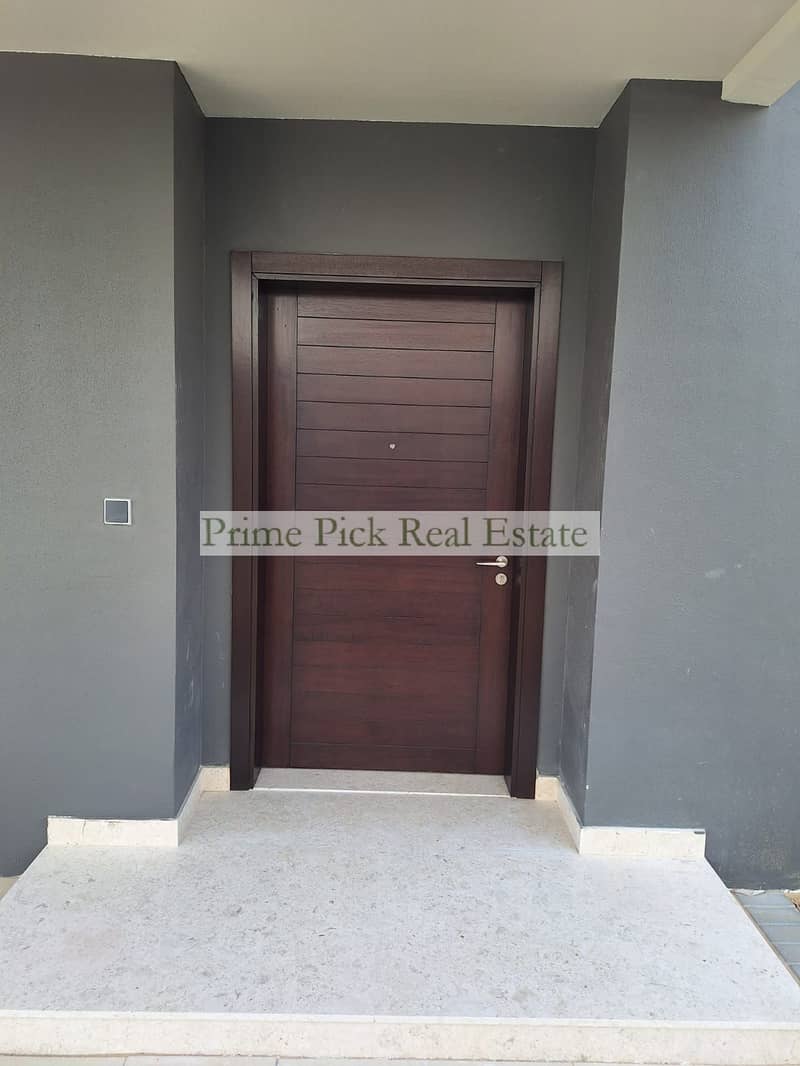 2 Entrance. jpg