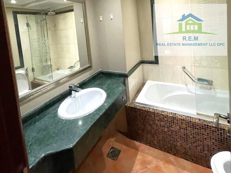 18 bathtub. jpg