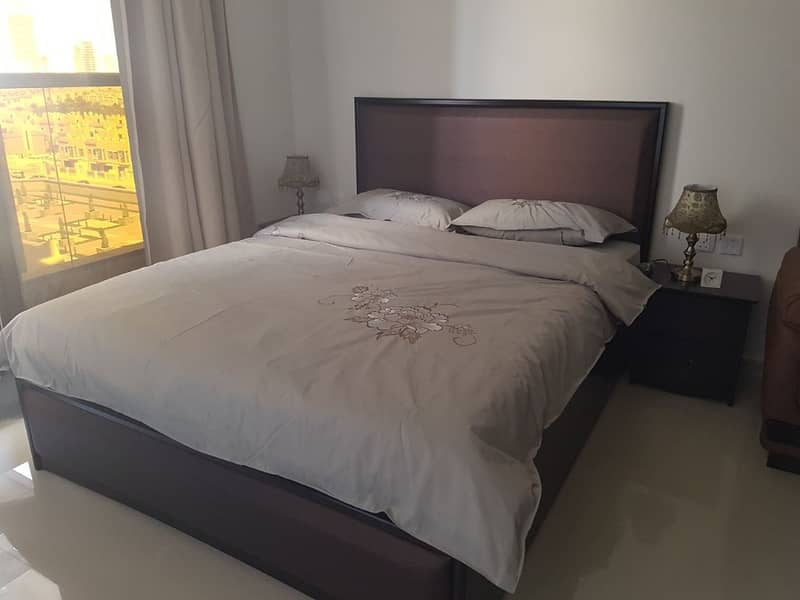 NO COMMISSION!! 6 Cheques! Fully Furnished Studio with Balcony Available!!