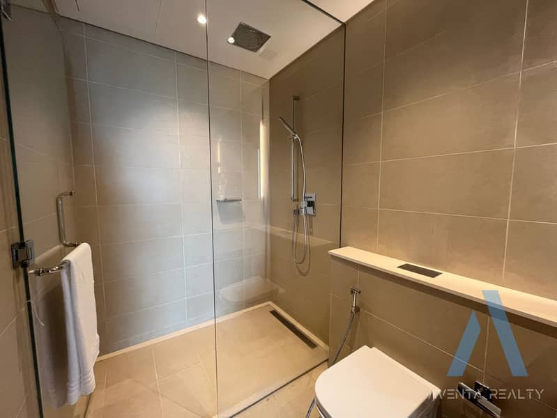 16 Ensuite Room(2). JPG