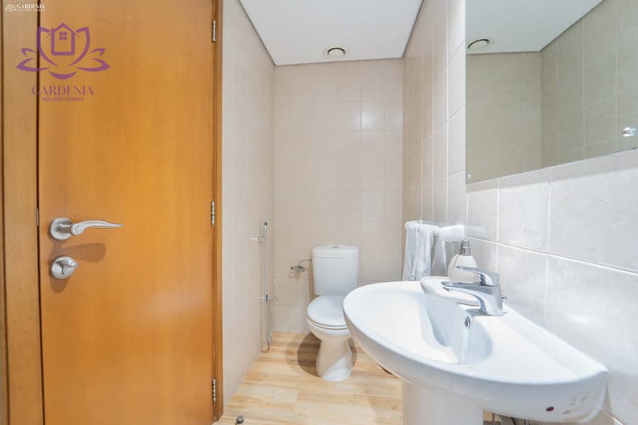 28 M Bath 2. jpg