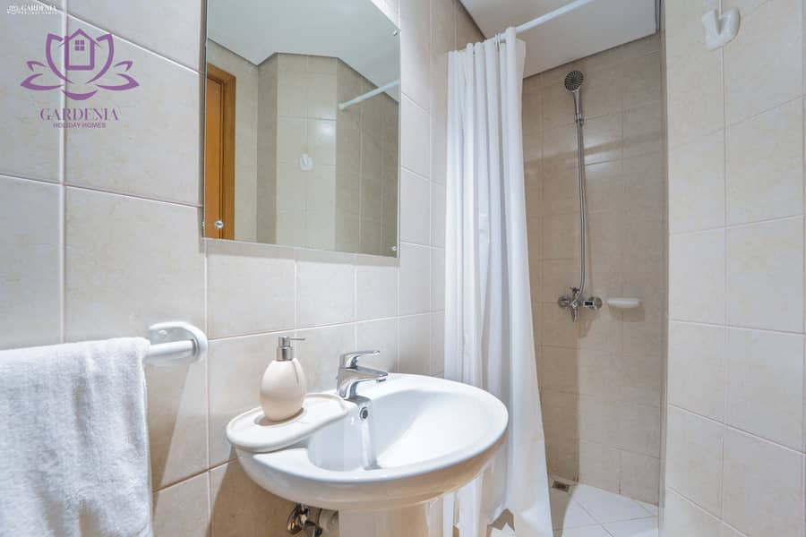 28 M Bath 1. jpg