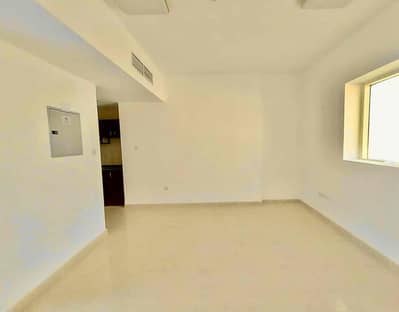 استوديو  للايجار في تجارية مويلح، الشارقة - 4b25908b-fb16-4921-8732-136bc9368771. jpg