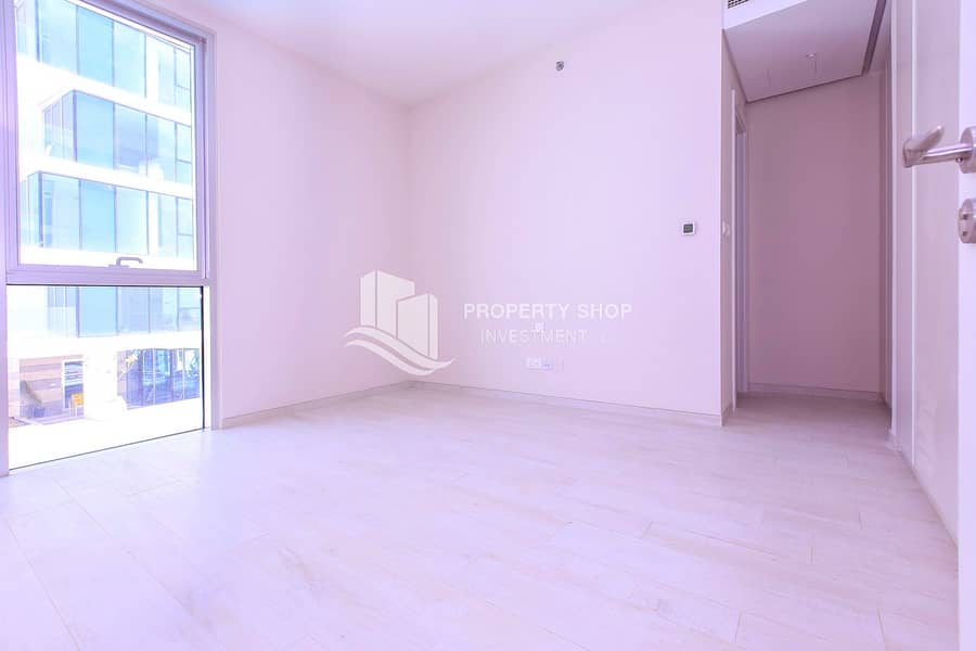 3 2-bedroom-al-reem-island-shams-abu-dhabi-yasmina-residences-bedroom-1. JPG