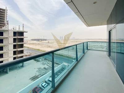 1 Bedroom Flat for Rent in Dubai Sports City, Dubai - Well-Lit 1BR Corner Unit-Big Balcony- Vacant Soon