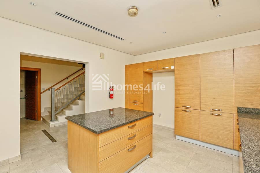 8 Ready To Move| Spacious Townhouses| Multiple Units| Near Metro Station| Near Expo Site| Good For Investment & End Use