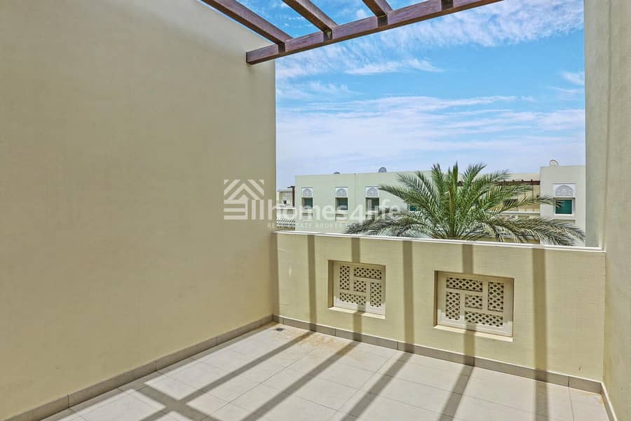 31 Ready To Move| Spacious Townhouses| Multiple Units| Near Metro Station| Near Expo Site| Good For Investment & End Use