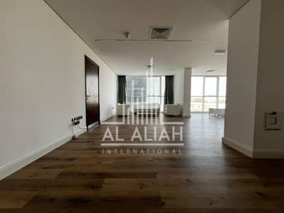 مکتب  للايجار في المشرف، أبوظبي - IMG-20250408-WA0099. jpg
