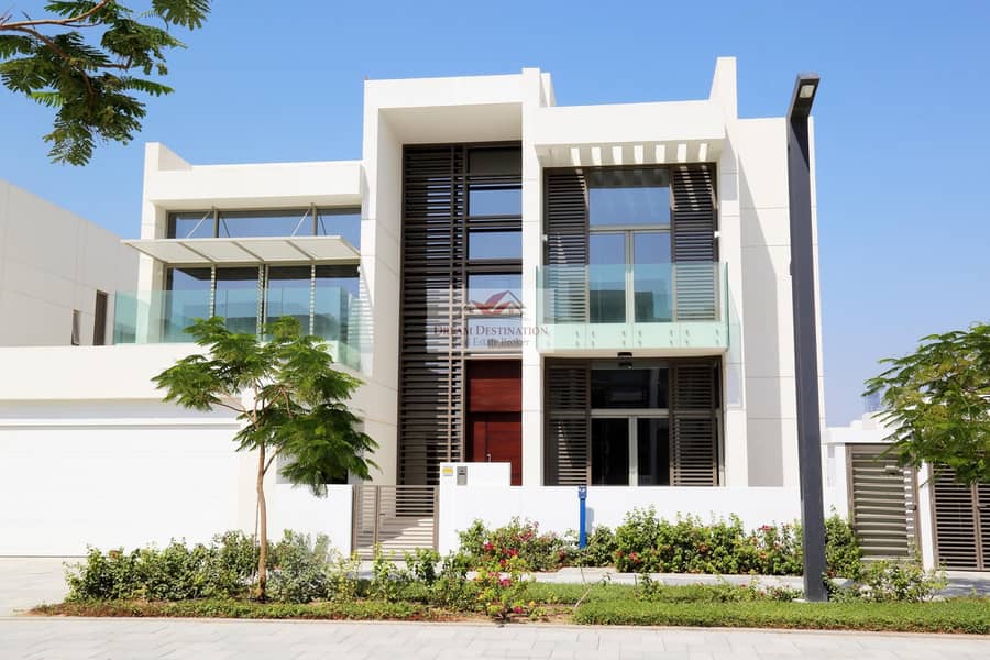 Luxury - 5 Bedroom Contemporary Villa for Urgent Sale