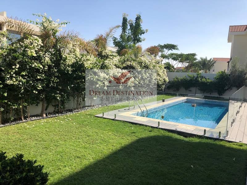 2 Luxury - 5 Bedroom Contemporary Villa for Urgent Sale
