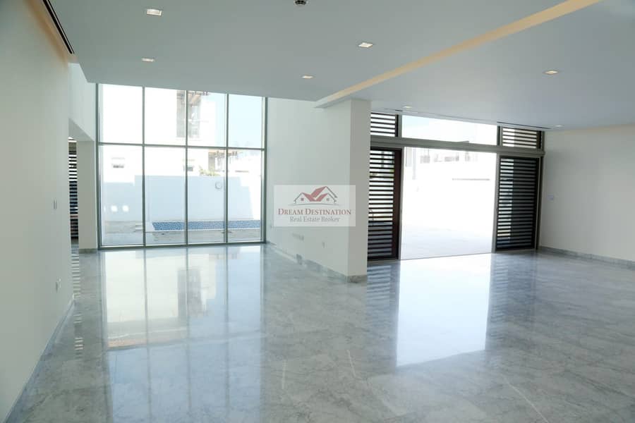 3 Luxury - 5 Bedroom Contemporary Villa for Urgent Sale