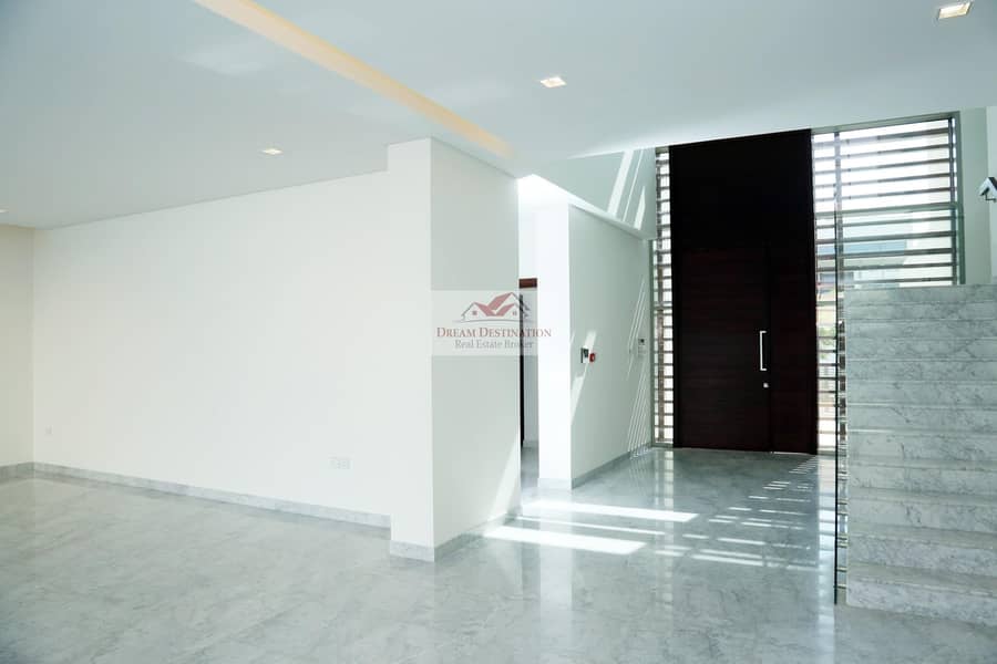 10 Luxury - 5 Bedroom Contemporary Villa for Urgent Sale