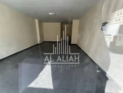 محل تجاري  للايجار في شارع حمدان، أبوظبي - IMG-20250408-WA0131. jpg