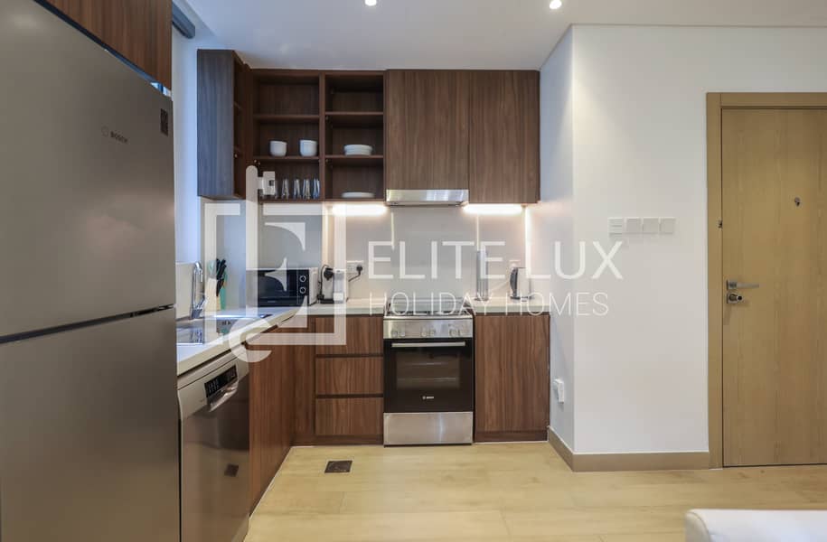 11 Kitchen 1-min-min. jpg