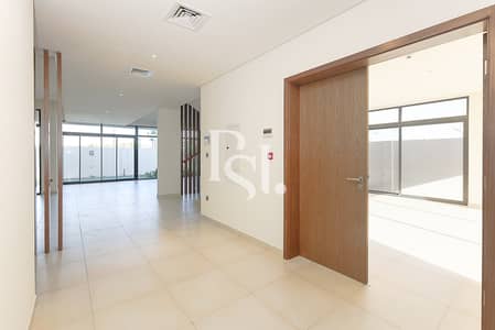 雅斯岛， 阿布扎比 5 卧室别墅待售 - west-yas-yas-island-abudhabi-foyer. JPG