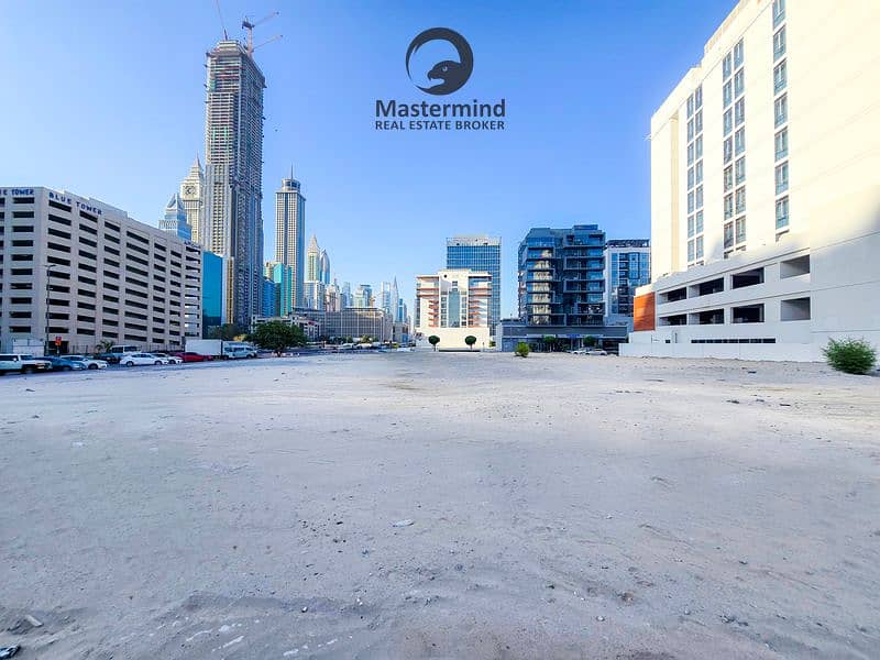 3 Jumeirah Garden City 3. jpg