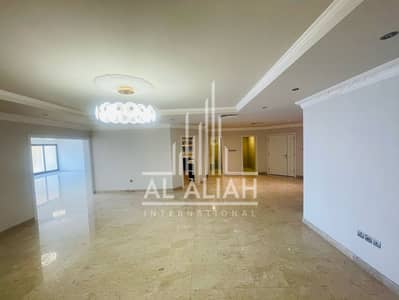 4 Bedroom Flat for Rent in Hamdan Street, Abu Dhabi - IMG-20250402-WA0132. jpg
