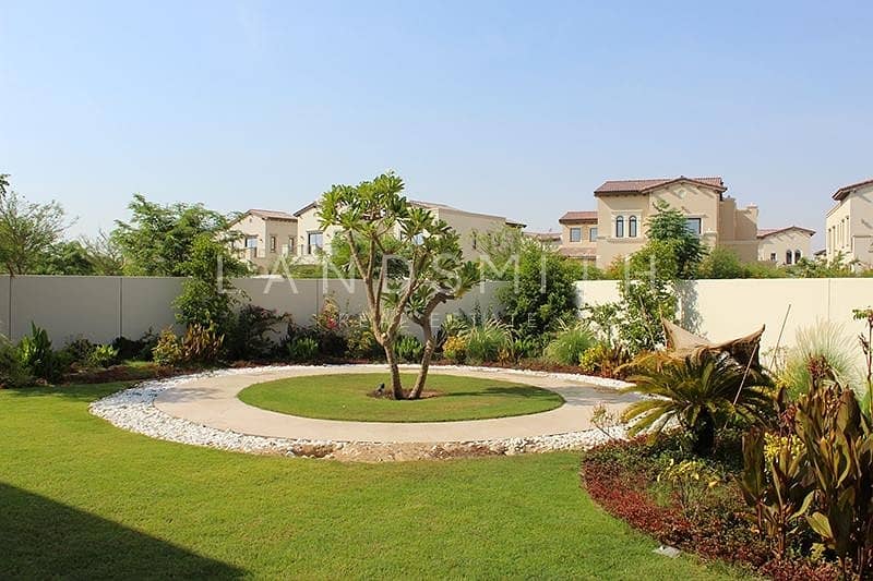 Beautiful Park View Landscaped 6 BR Yasmin Villa Beautiful Park View Landscaped 6 BR Yasmin Villa