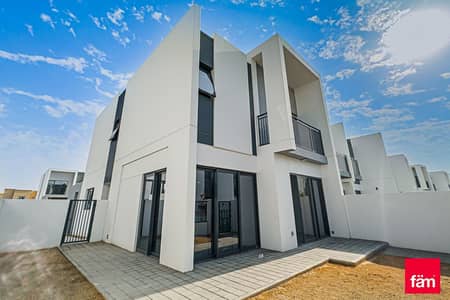 4 Bedroom Townhouse for Sale in Dubailand, Dubai - Negotiable | Vacant on Transfer | Vastu
