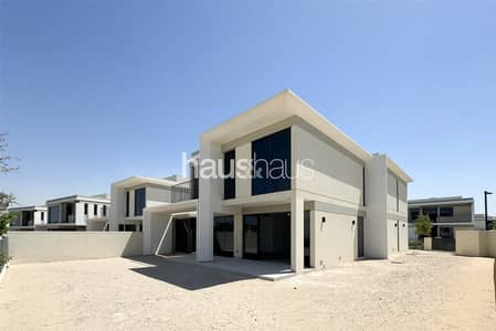 5 Bedroom Villa for Rent in Tilal Al Ghaf, Dubai - PV Unit| Backs Pool| Corner Plot| Closed Kitchen