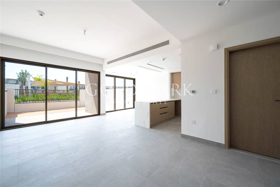 Single Row | Fully Paid | Vacant I Prime Location Single Row | Fully Paid | Vacant I Prime Location