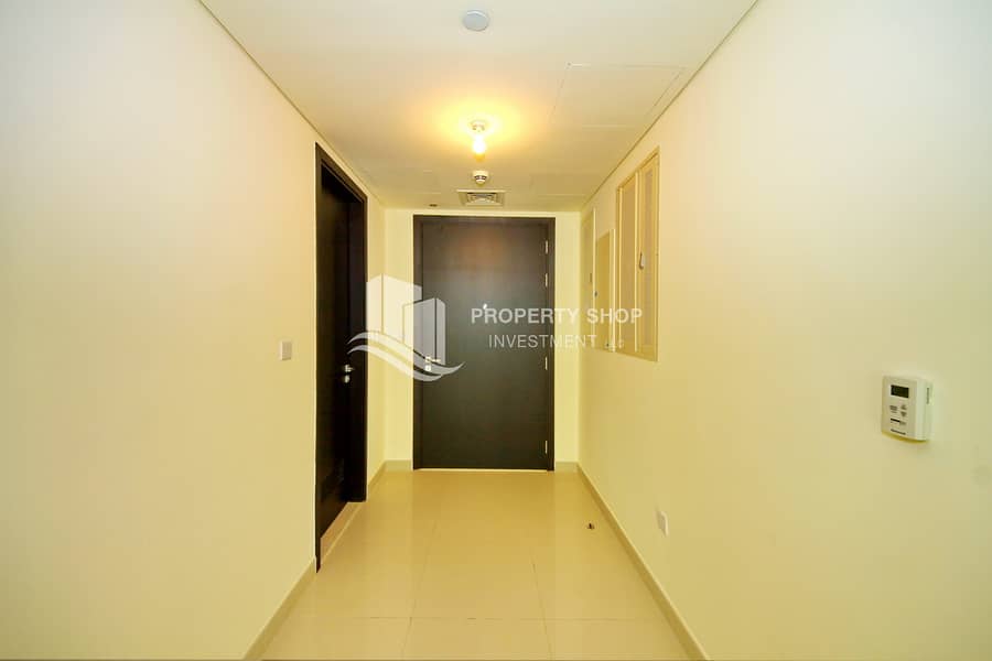 13 2-bedroom-apartment-al-reem-island-marina-square-tala-tower-foyer. JPG