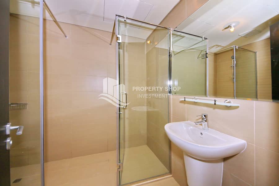 11 2-bedroom-apartment-al-reem-island-marina-square-tala-tower-bathroom-2. JPG