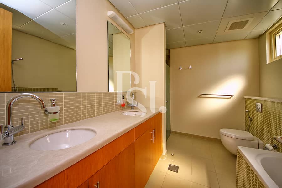 12 5BRM-Villa-Type-S-Al-Raha-Gardens-Abu-Dhabi-UAE (31). jpg