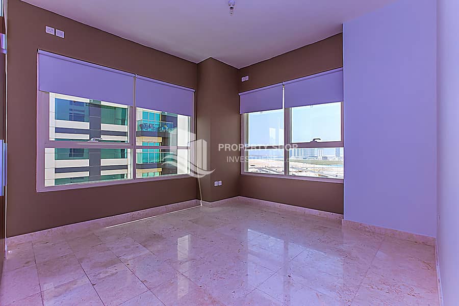 8 3-bedroom-apartment-al-reem-island-marina-square-mrina-heights-1-master-bedroom. JPG