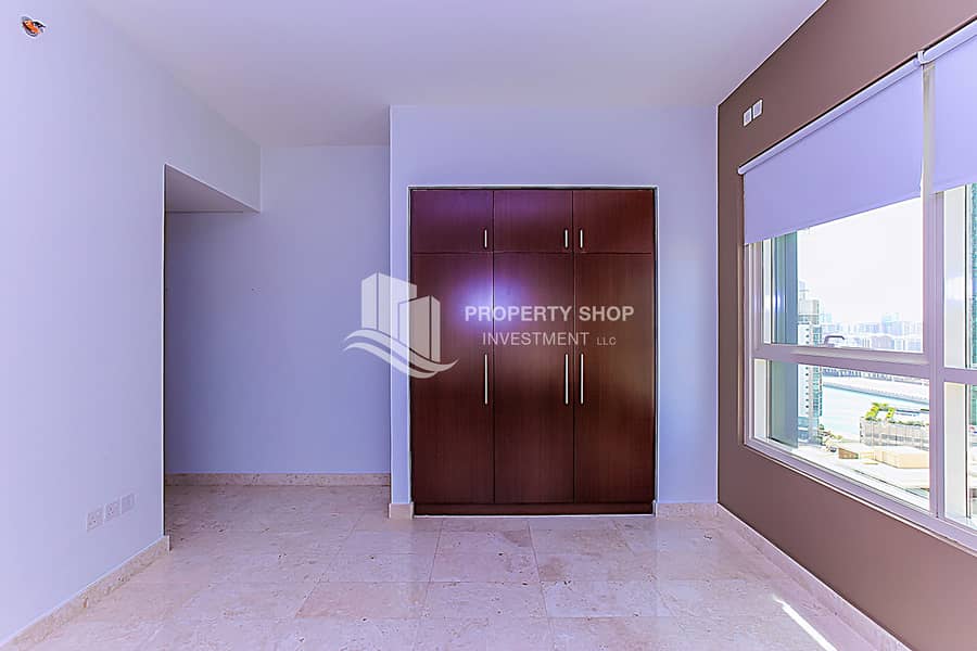 13 3-bedroom-apartment-al-reem-island-marina-square-mrina-heights-1-closet-2. JPG