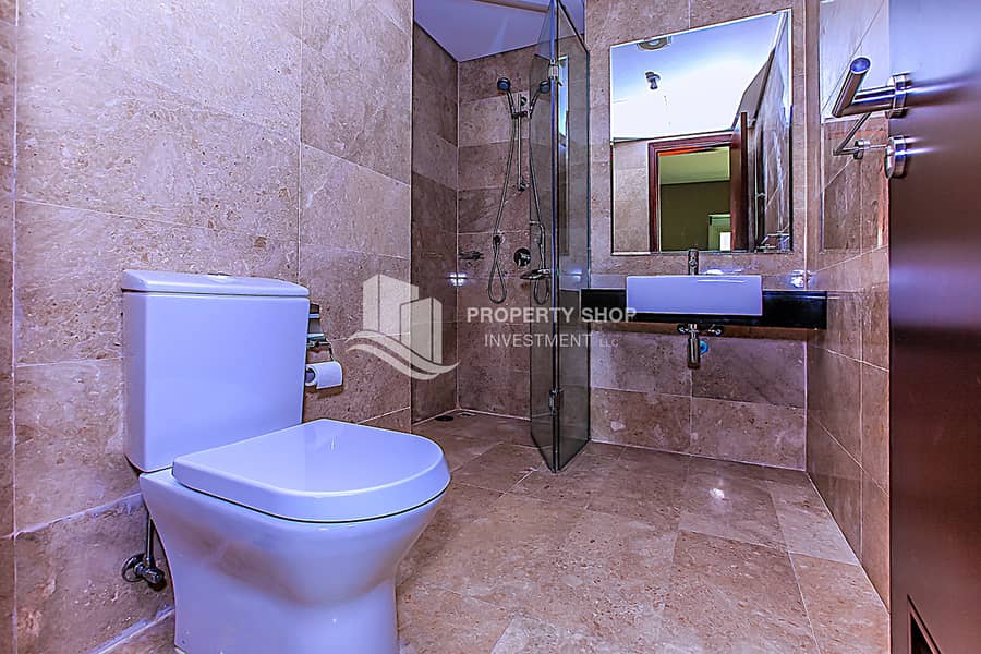 19 3-bedroom-apartment-al-reem-island-marina-square-mrina-heights-1-bathroom-3. JPG