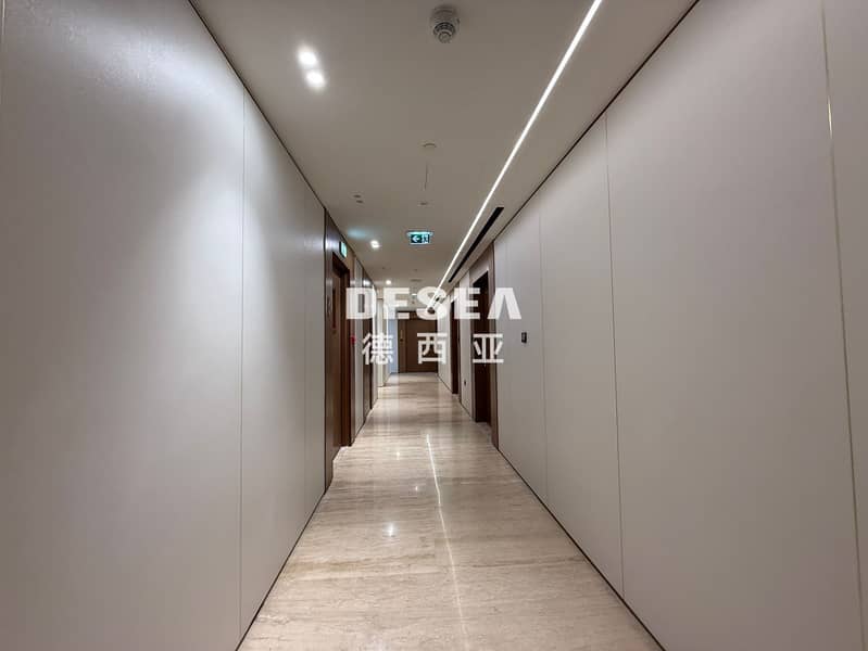 10 HALLWAY 2. jpg