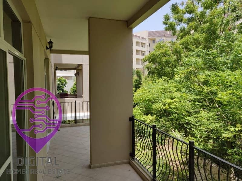8 Balcony. jpg
