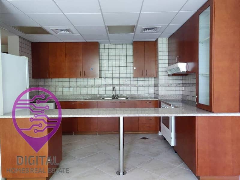 12 Kitchen. . . . jpg