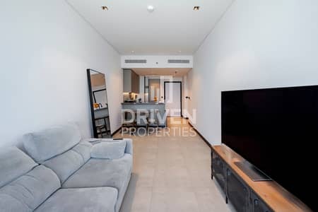 1 Bedroom Flat for Rent in Business Bay, Dubai - Unfurnished Unit Featuring Canal View | Vacant