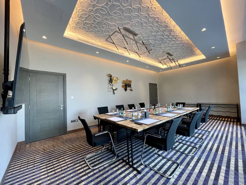 10 Ballroom and Business Center (4). jpg
