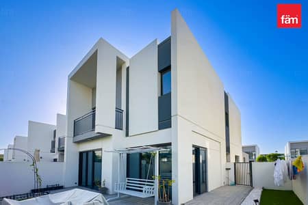 4 Bedroom Townhouse for Rent in Dubailand, Dubai - Beautifully Furnished 4bed | Ready to move in
