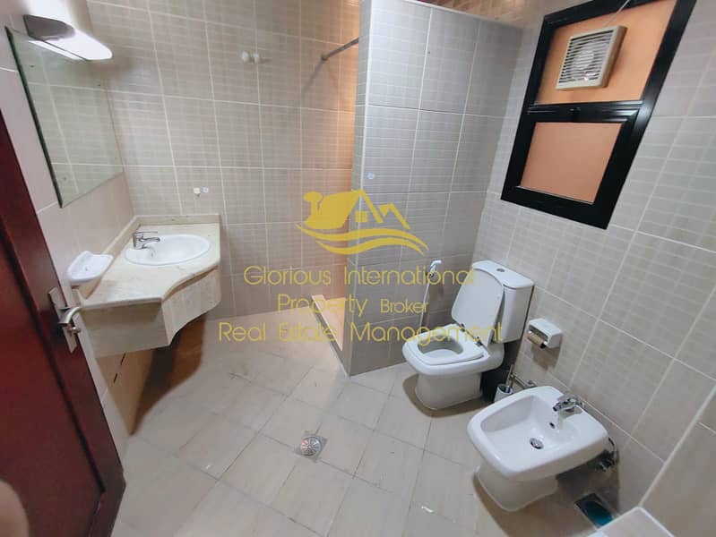 12 baf21db5-0de7-4536-a5a1-d6d5fa12f82e. jpg