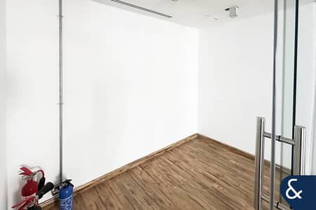 Office for Rent in Jumeirah Lake Towers (JLT), Dubai - Lake Views | 2 Manager Cabins | High Floor